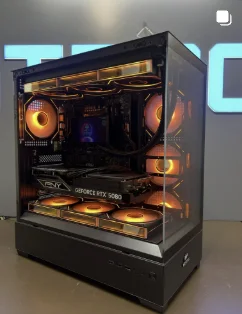 Игровая сборка ITBRO с видеокартой RTX 5080 и оранжевой подсветкой